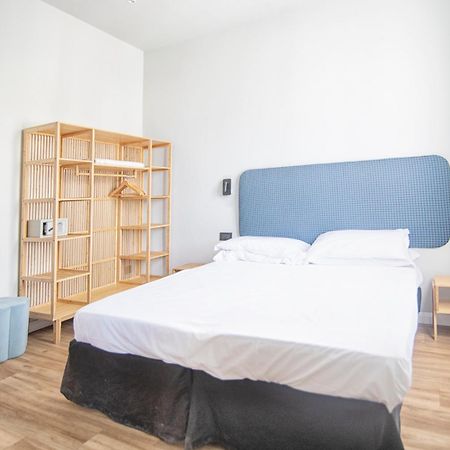 Albium Hotel Альбенга Экстерьер фото