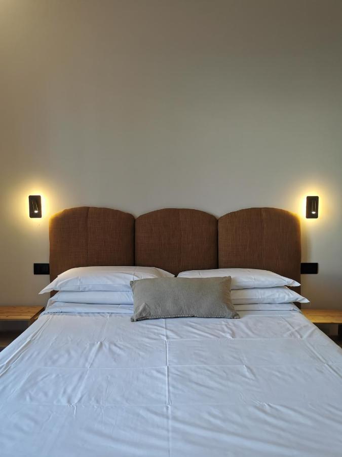Albium Hotel Альбенга Экстерьер фото