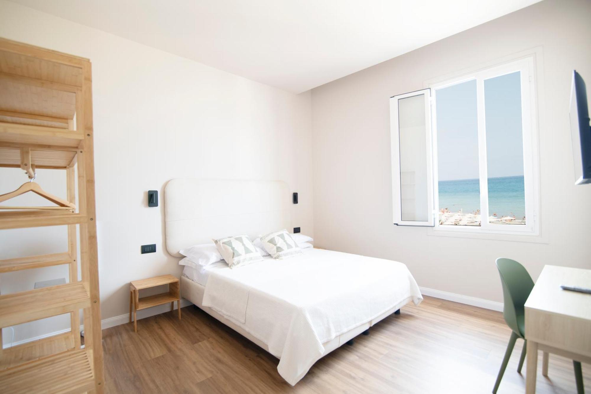 Albium Hotel Альбенга Экстерьер фото