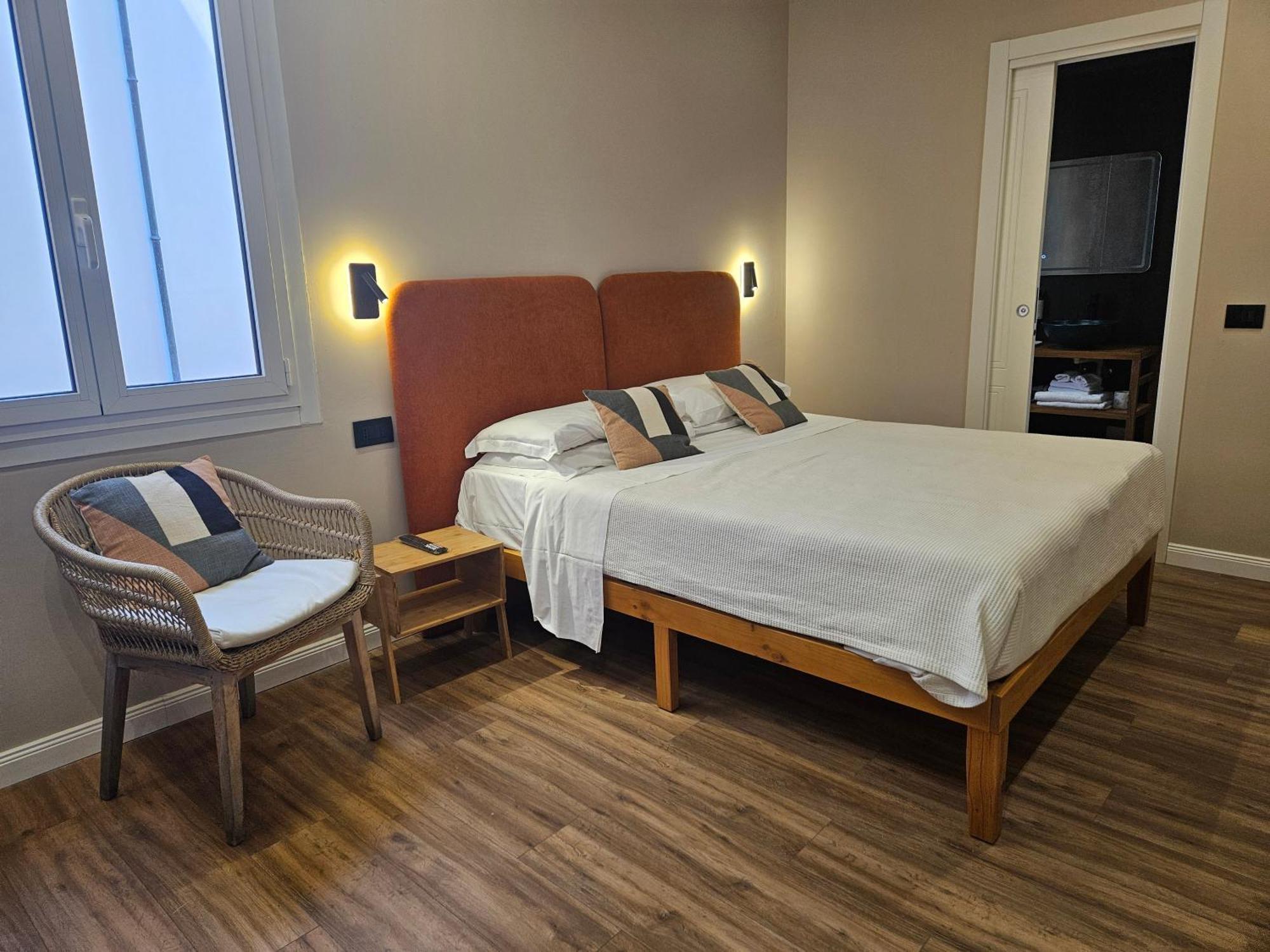 Albium Hotel Альбенга Экстерьер фото